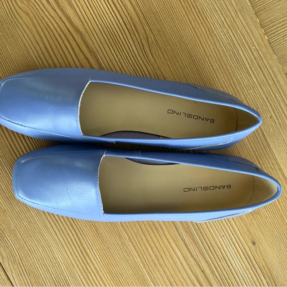 Bandolino Light Blue Leather Slip-On Loafers size 7.5